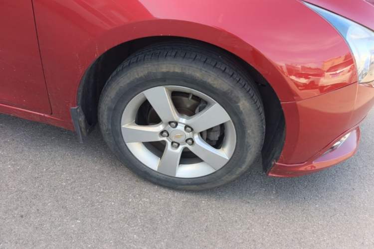 Used Chevrolet Cruze 2013 1.6L SE MT Right Front Wheel Hub