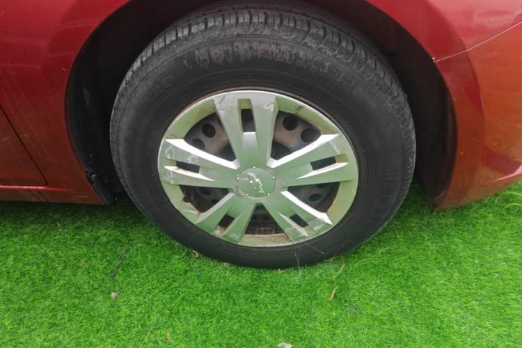 Used Chevrolet Cruze 2013 1.6L SL Grand Edition Automatic Right Front Wheel Hub