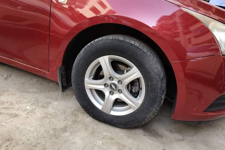 Used Chevrolet Cruze 2013 1.6L SL Grand Edition Automatic Right Front Wheel Hub