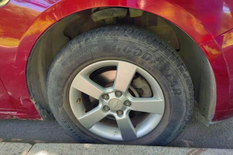 Used Chevrolet Cruze 2013 1.6L SL MT Right Front Wheel Hub