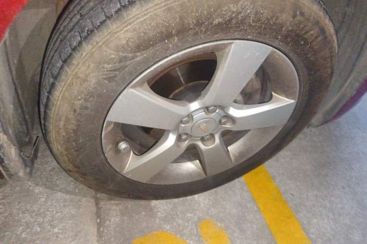 Used Chevrolet Cruze 2013 1.8L SE AT Right Front Wheel Hub