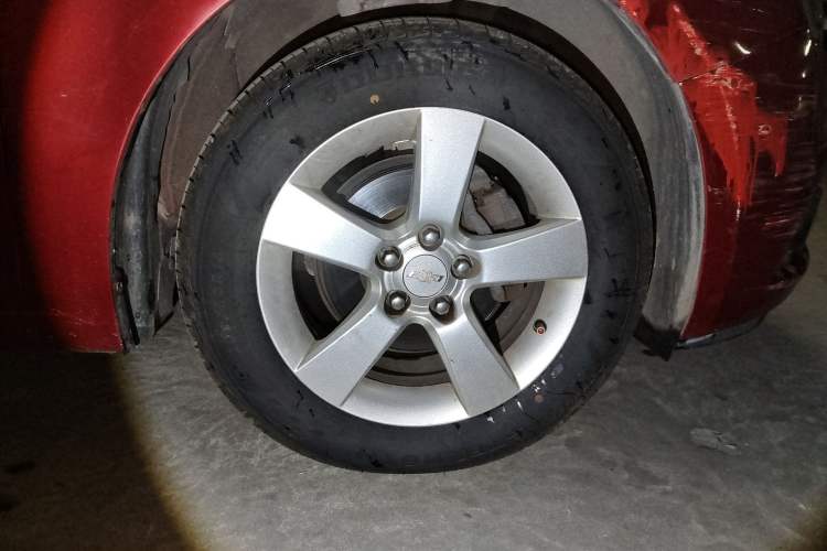 Used Chevrolet Cruze 2013 1.8L SE AT Right Front Wheel Hub