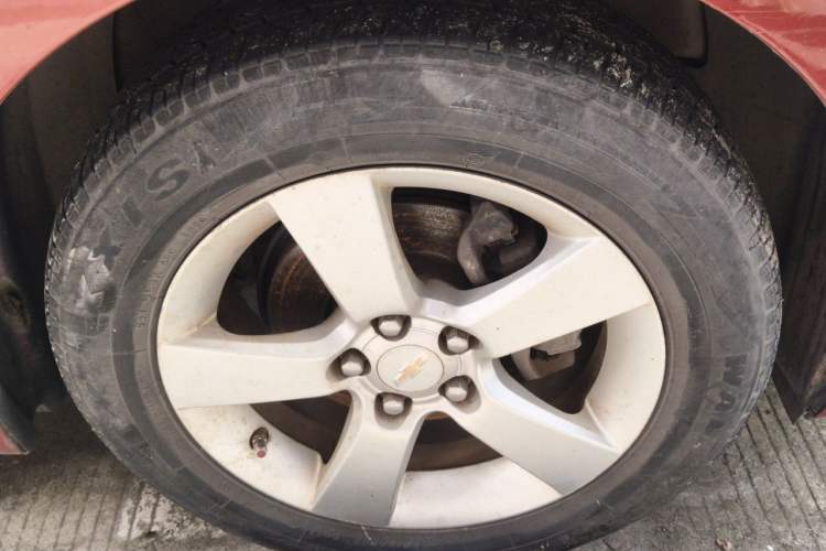 Used Chevrolet Cruze 2013 Hatchback 1.6L Automatic Luxury Model Right Front Wheel Hub
