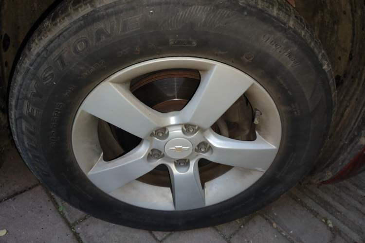 Used Chevrolet Cruze 2013 1.6L SL MT Right Front Wheel Hub