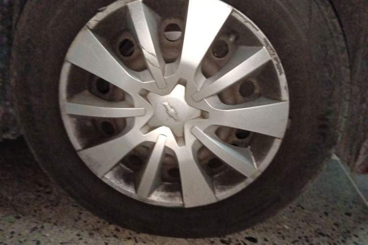Used Chevrolet Cruze 2013 1.6L SL MT Right Front Wheel Hub