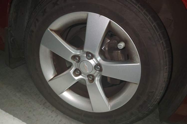 Used Chevrolet Cruze 2013 1.6L SE AT Right Front Wheel Hub
