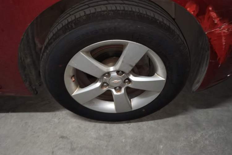 Used Chevrolet Cruze 2013 1.8L SE AT Right Front Wheel Hub