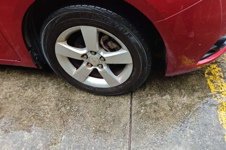 Used Chevrolet Cruze 2013 1.8L SE AT Right Front Wheel Hub