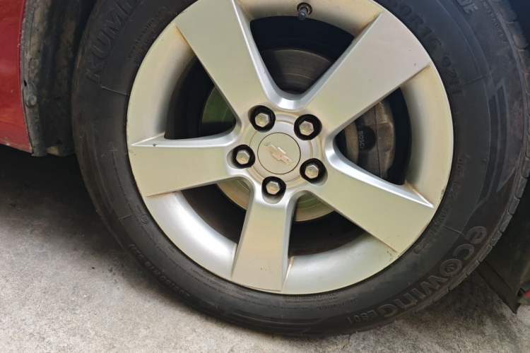 Used Chevrolet Cruze 2013 1.8L SE AT Right Front Wheel Hub