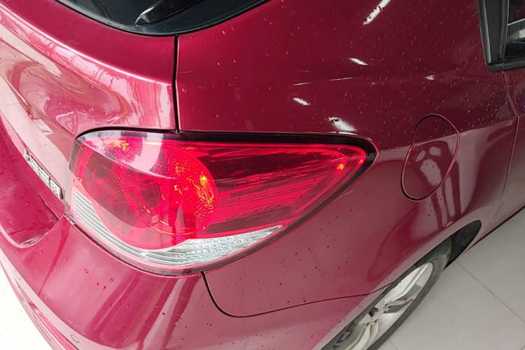Used Chevrolet Cruze 2013 Hatchback 1.6L Automatic Luxury Model Right Rear Taillight