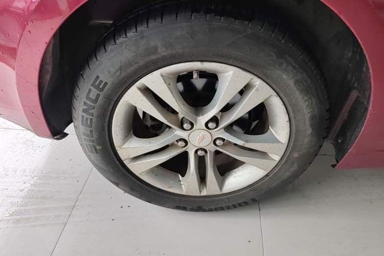 Used Chevrolet Cruze 2013 Hatchback 1.6L Automatic Luxury Model Right Rear Wheel Hub
