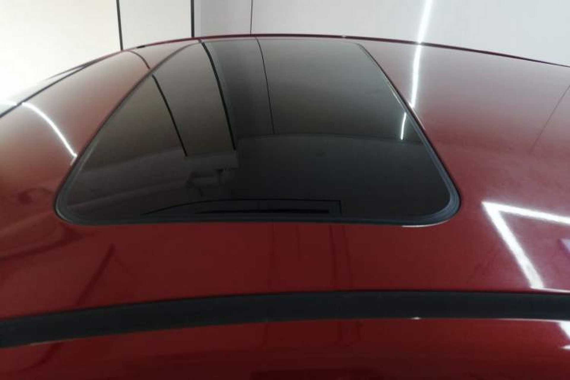 Used Chevrolet Cruze 2013 Hatchback 1.6L Manual Luxury Model Roof