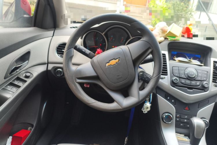 Used Chevrolet Cruze 2013 1.8L SE AT Steering Wheel