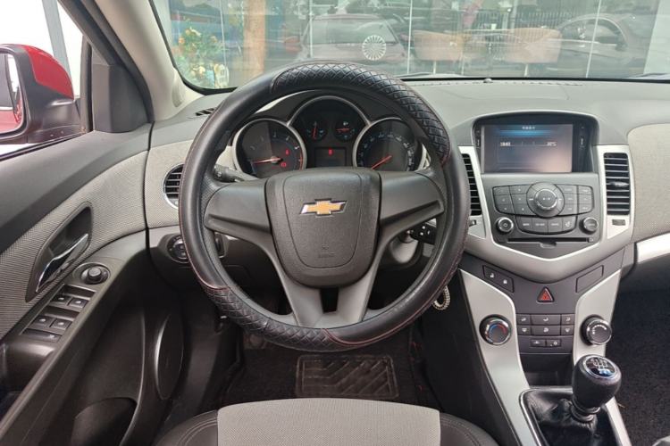 Used Chevrolet Cruze 2013 1.6L SE MT Steering Wheel