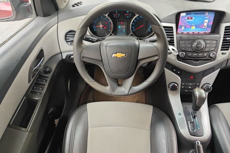 Used Chevrolet Cruze 2013 1.8L SE AT Steering Wheel