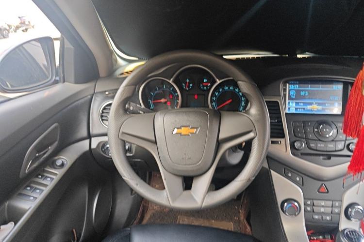Used Chevrolet Cruze 2013 1.6L SE MT Steering Wheel