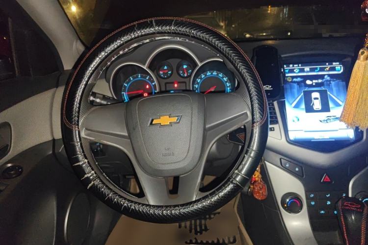 Used Chevrolet Cruze 2013 1.8L SE AT Steering Wheel