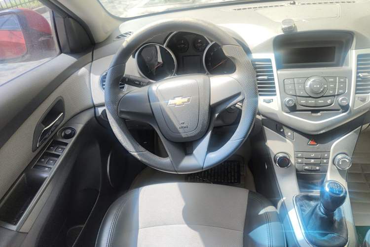 Used Chevrolet Cruze 2013 1.6L SL Grand Edition Manual Transmission Steering Wheel