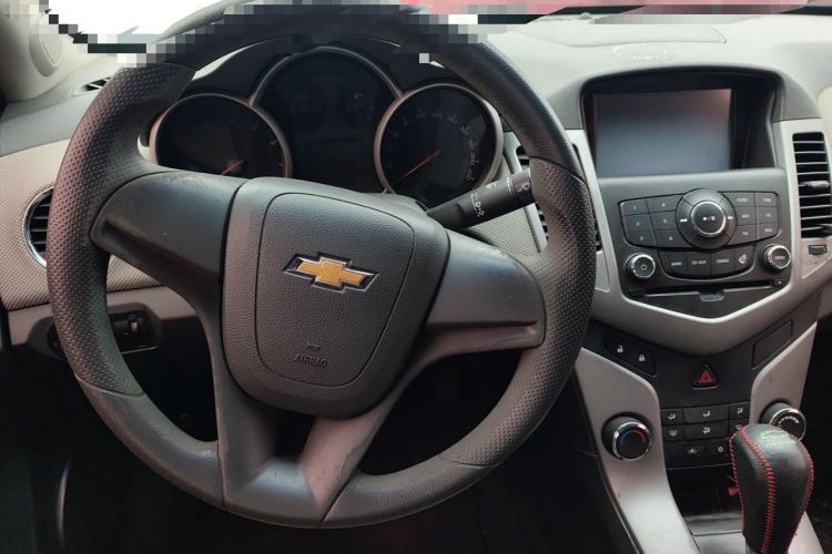 Used Chevrolet Cruze 2013 1.6L SE AT Steering Wheel