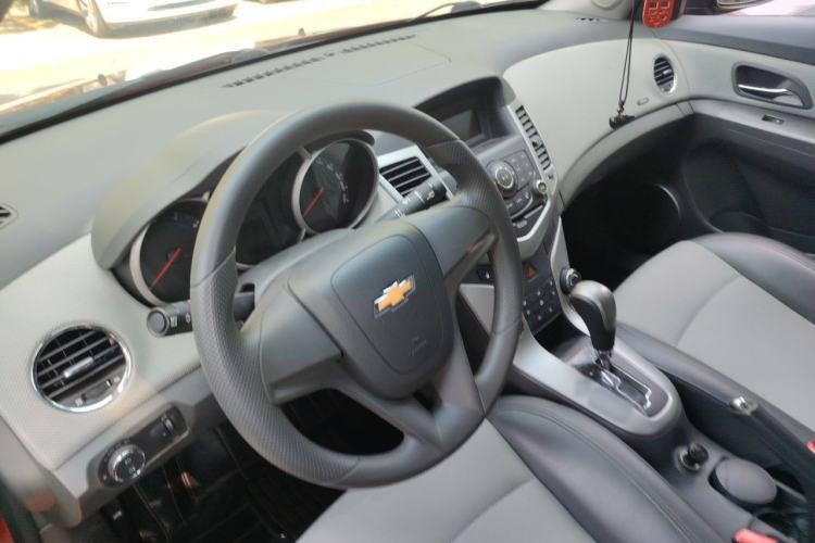 Used Chevrolet Cruze 2013 1.8L SE AT Steering Wheel