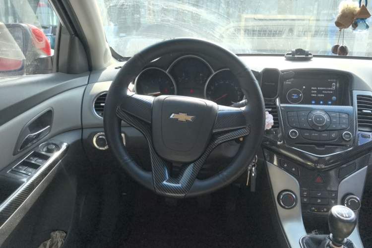 Used Chevrolet Cruze 2013 1.6L SL MT Steering Wheel