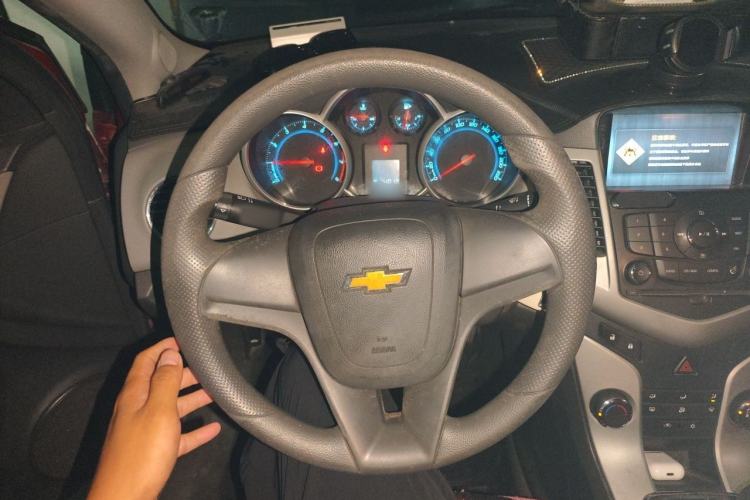 Used Chevrolet Cruze 2013 1.6L SL MT Steering Wheel