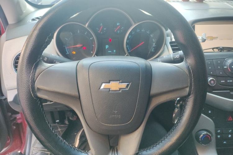 Used Chevrolet Cruze 2013 1.8L SE AT Steering Wheel