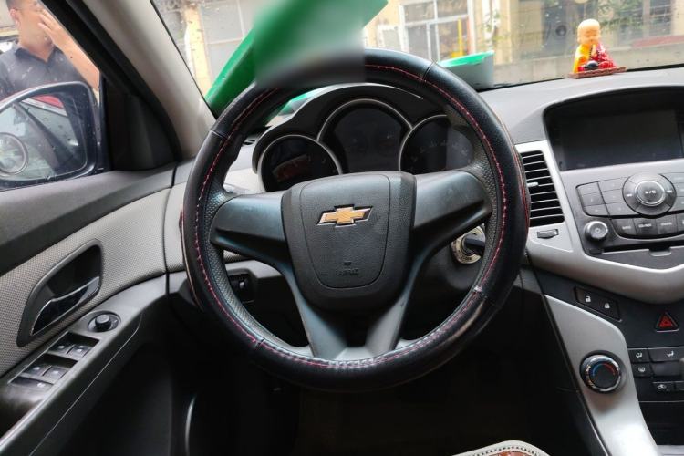 Used Chevrolet Cruze 2013 1.8L SE AT Steering Wheel