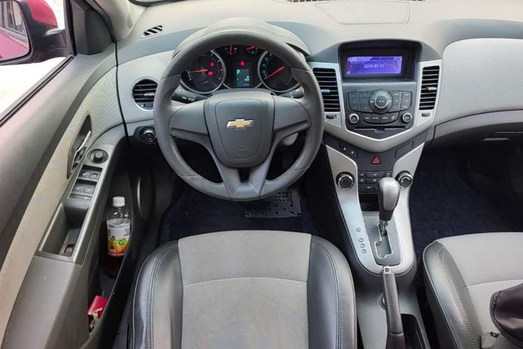 Used Chevrolet Cruze 2013 1.8L SE AT Steering Wheel