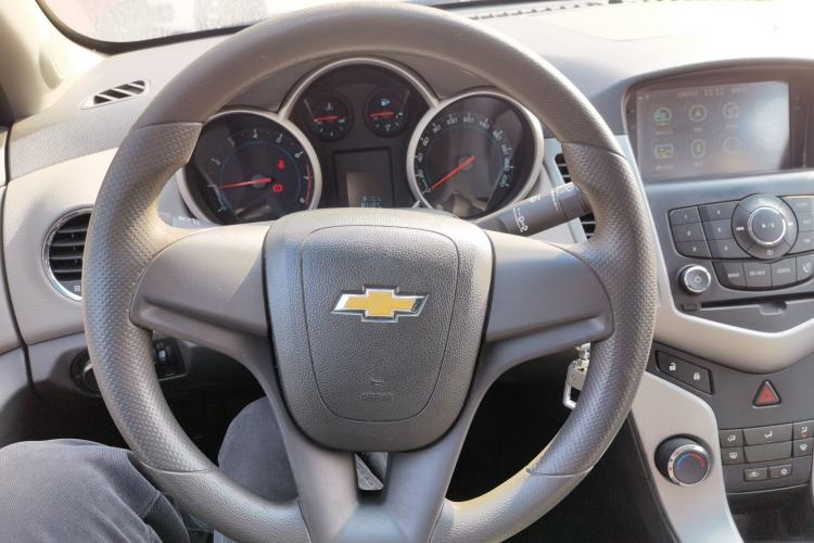 Used Chevrolet Cruze 2013 1.6L SL MT Steering Wheel