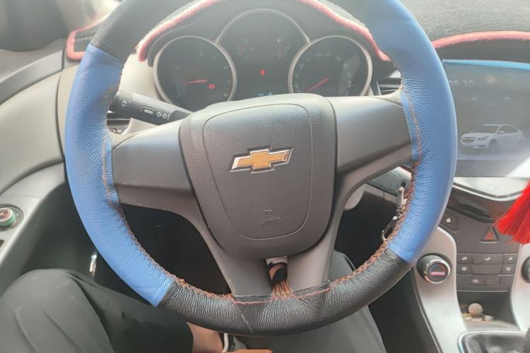 Used Chevrolet Cruze 2013 1.6L SL MT Steering Wheel