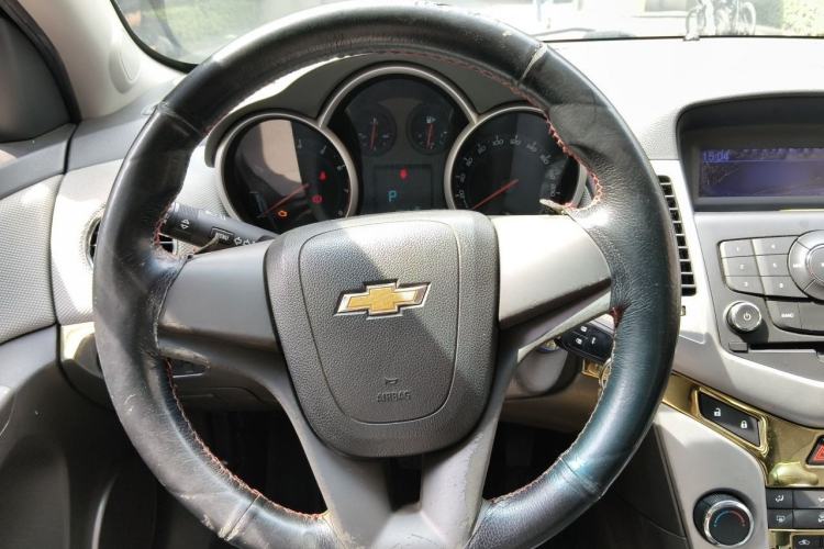 Used Chevrolet Cruze 2013 1.8L SE AT Steering Wheel