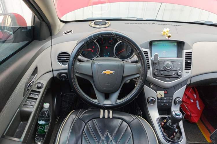 Used Chevrolet Cruze 2013 1.6L SE MT Steering Wheel