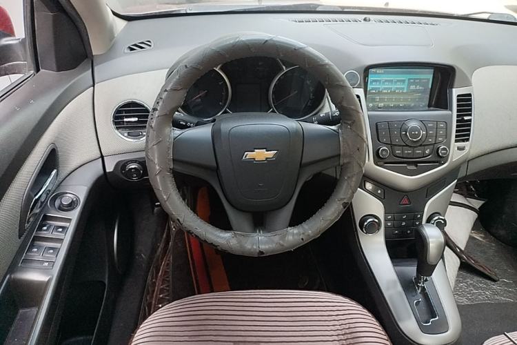Used Chevrolet Cruze 2013 1.8L SE AT Steering Wheel