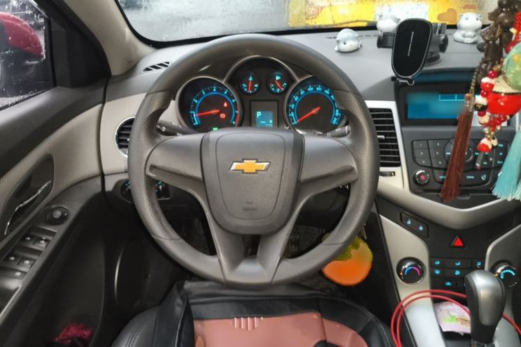 Used Chevrolet Cruze 2013 1.8L SE AT Steering Wheel