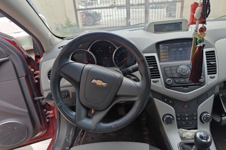 Used Chevrolet Cruze 2013 1.6L SE MT Steering Wheel