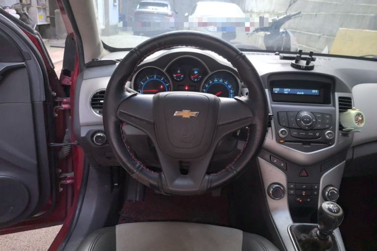 Used Chevrolet Cruze 2013 1.6L SL Sunroof Edition MT Steering Wheel