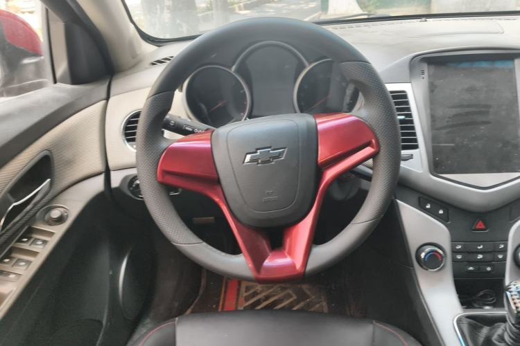 Used Chevrolet Cruze 2013 1.6L SE MT Steering Wheel