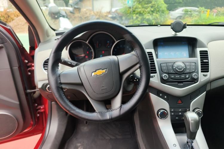 Used Chevrolet Cruze 2013 1.8L SE AT Steering Wheel