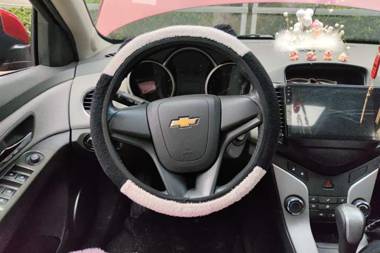 Used Chevrolet Cruze 2013 1.6L SE AT Steering Wheel
