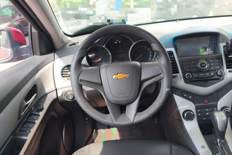Used Chevrolet Cruze 2013 1.8L SE AT Steering Wheel