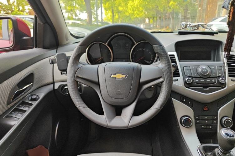 Used Chevrolet Cruze 2013 1.6L SE MT Steering Wheel