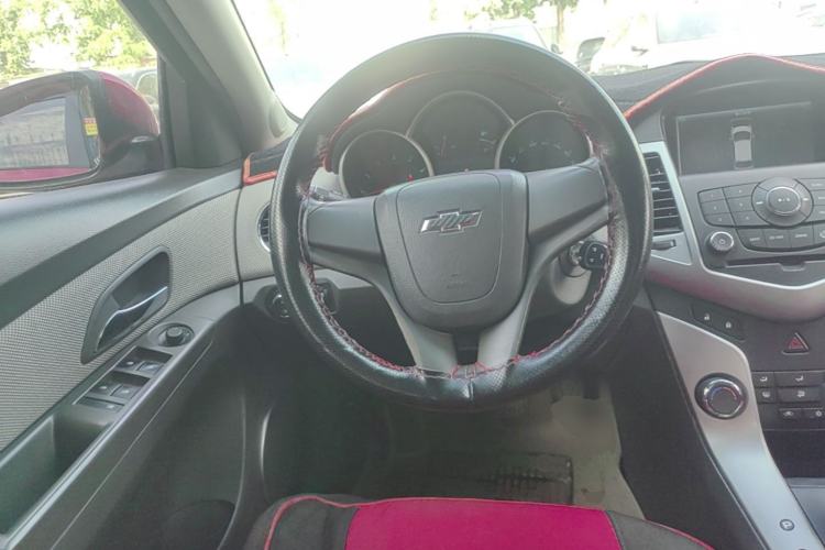 Used Chevrolet Cruze 2013 1.8L SE AT Steering Wheel