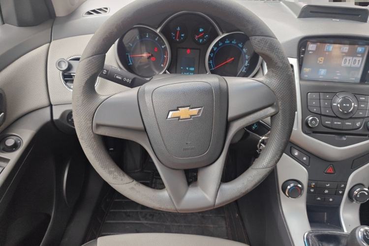Used Chevrolet Cruze 2013 1.6L SE MT Steering Wheel