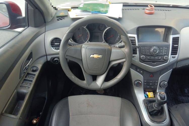 Used Chevrolet Cruze 2013 1.6L SL Sunroof Edition MT Steering Wheel