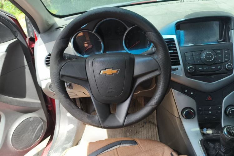 Used Chevrolet Cruze 2013 1.6L SE MT Steering Wheel
