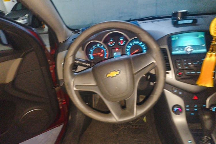 Used Chevrolet Cruze 2013 1.8L SE AT Steering Wheel