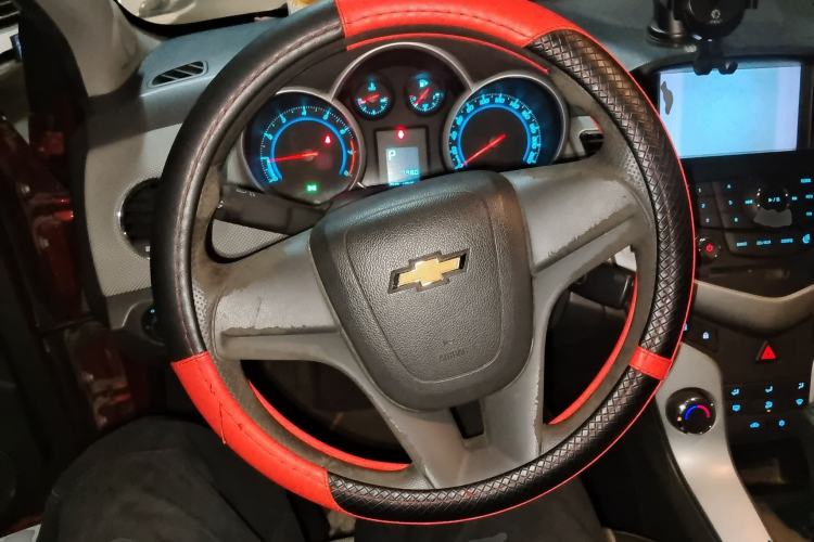 Used Chevrolet Cruze 2013 1.8L SE AT Steering Wheel