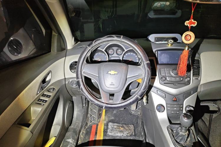 Used Chevrolet Cruze 2013 1.6L SL Grand Edition Manual Transmission Steering Wheel