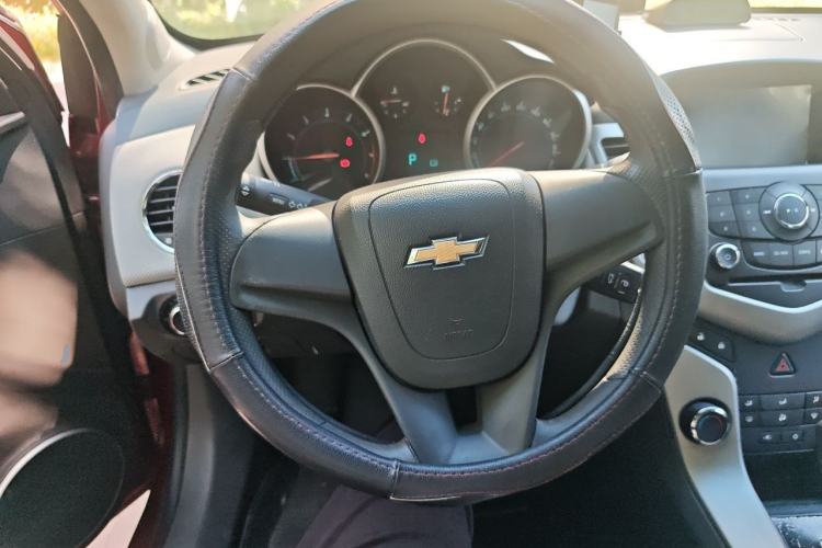 Used Chevrolet Cruze 2013 1.8L SE AT Steering Wheel